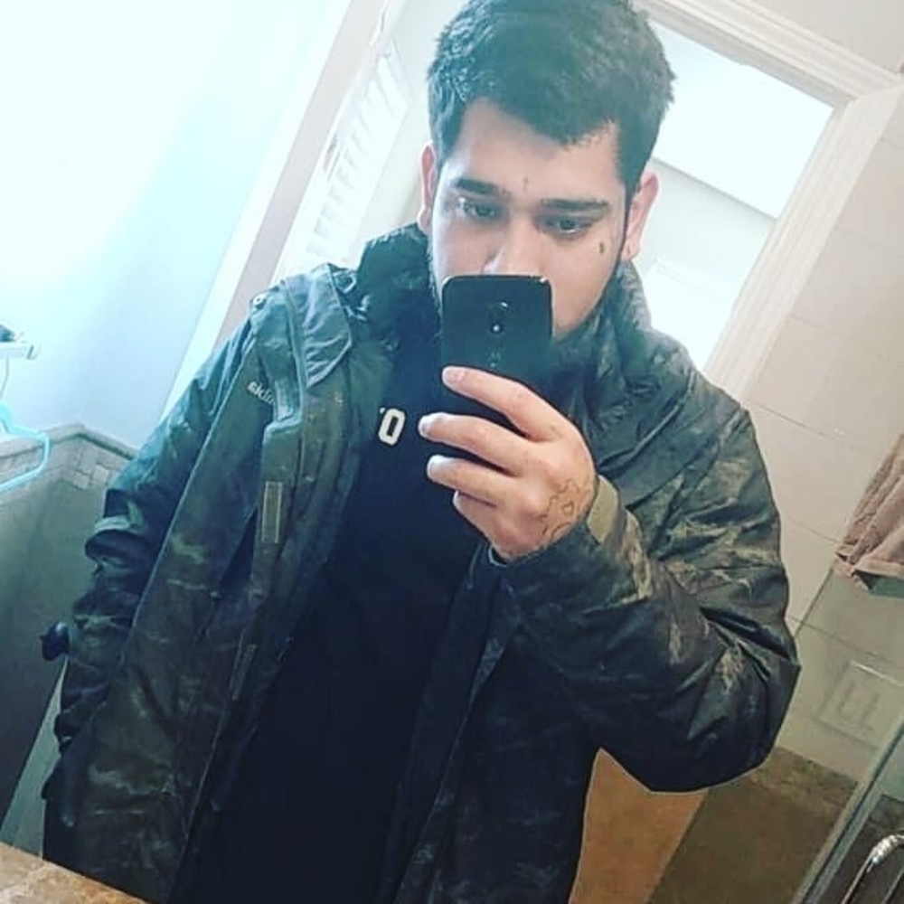 Meet your Posher, Luis